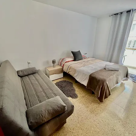 3br - Beachfront Balcony Haven Apartment