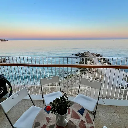 3br - Beachfront Balcony Haven Apartment Alicante