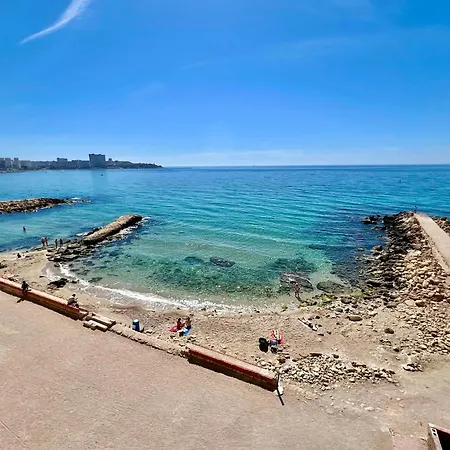 Apartment 3br - Beachfront Balcony Haven