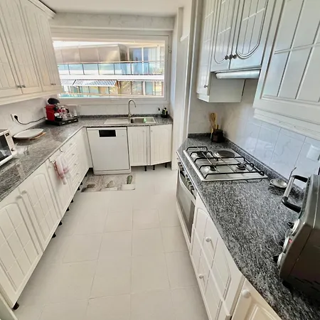 3br - Beachfront Balcony Haven * Alicante