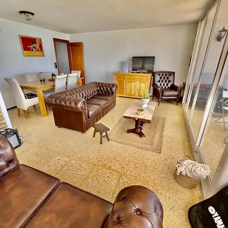 3br - Beachfront Balcony Haven * Alicante